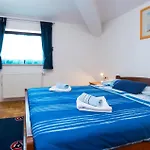 شقة - Diklo 5887c زادار