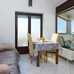 아파트 - Diklo 5887c